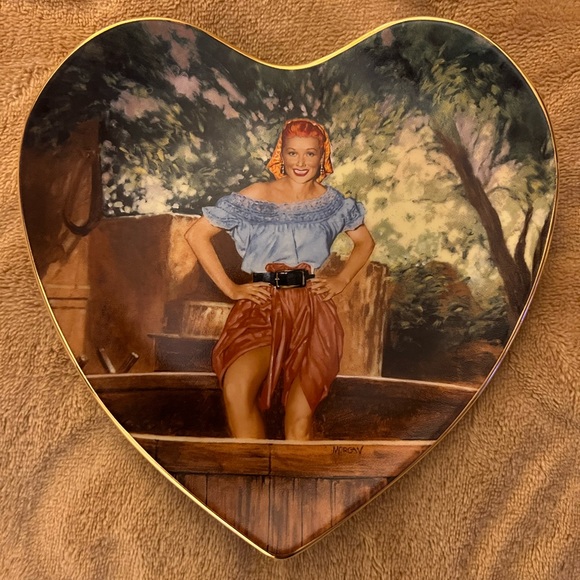 Heart-Shaped Art Piece with Brown and Gold Accents - Picture 11 of 16